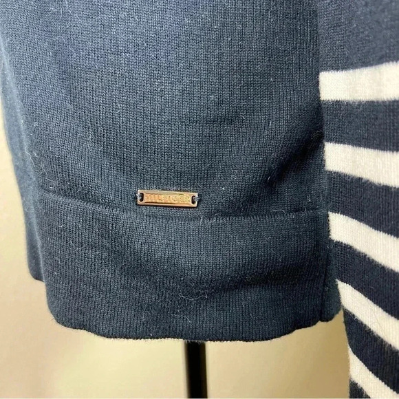 Tommy Hilfiger Woman’s RWB Lightweight V-Neck Sweater Top Size Small - Picture 4 of 11